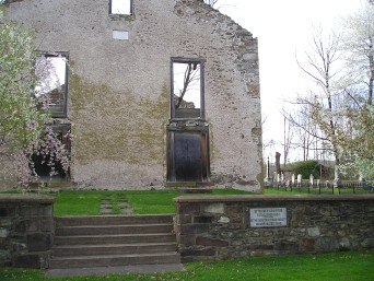 Front of Bethlehem Baptist church, with graveyard